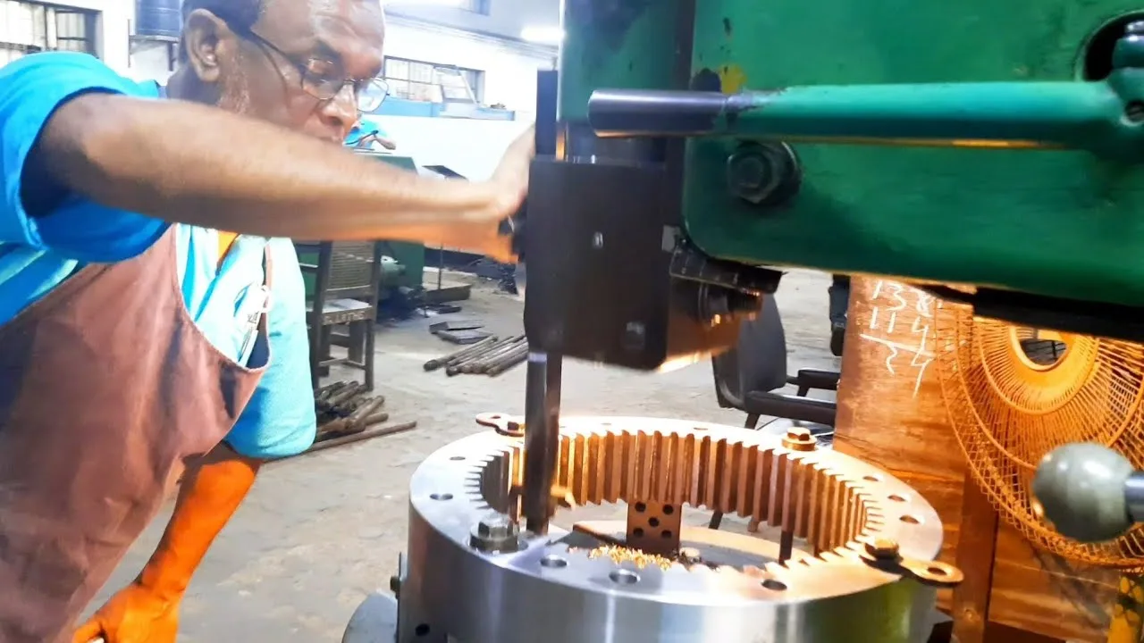 Precision gear cutting tool manufacturing a heavy-duty machinery gear tooth profile